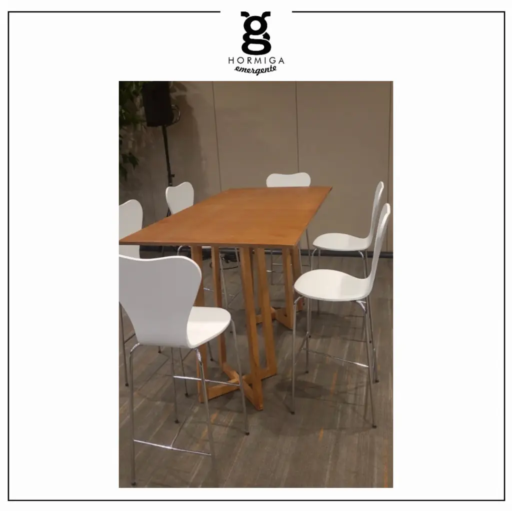 Banqueta de diseño Jacobsen