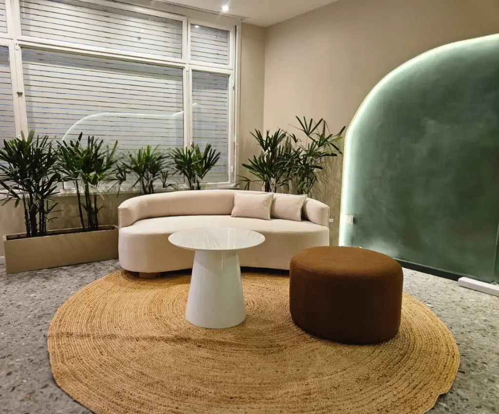 sillon-sofa-diseño-curvo-organico-blanco-pana