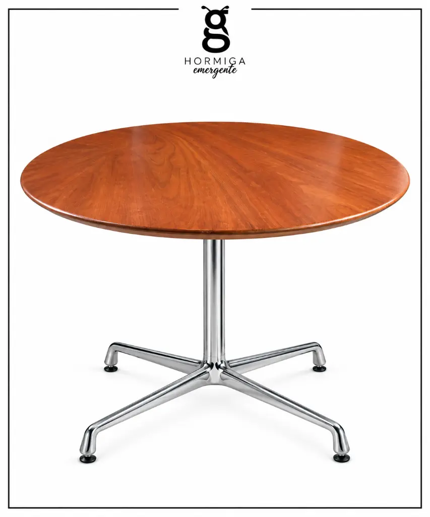 Mesa redonda de madera y cromo.webp