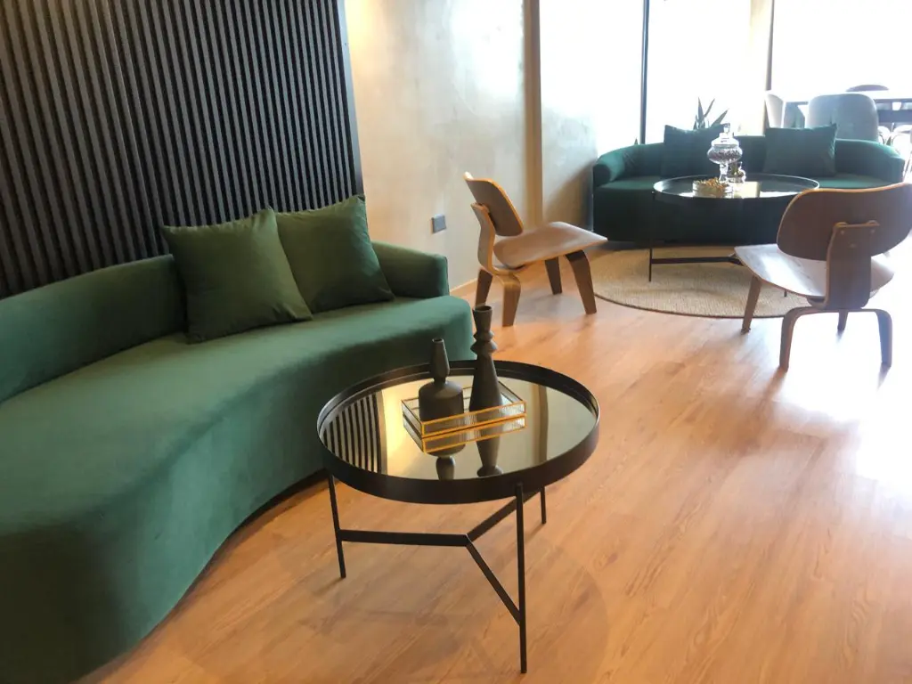 /proyectos/recepcion-dos-sofas-bayres