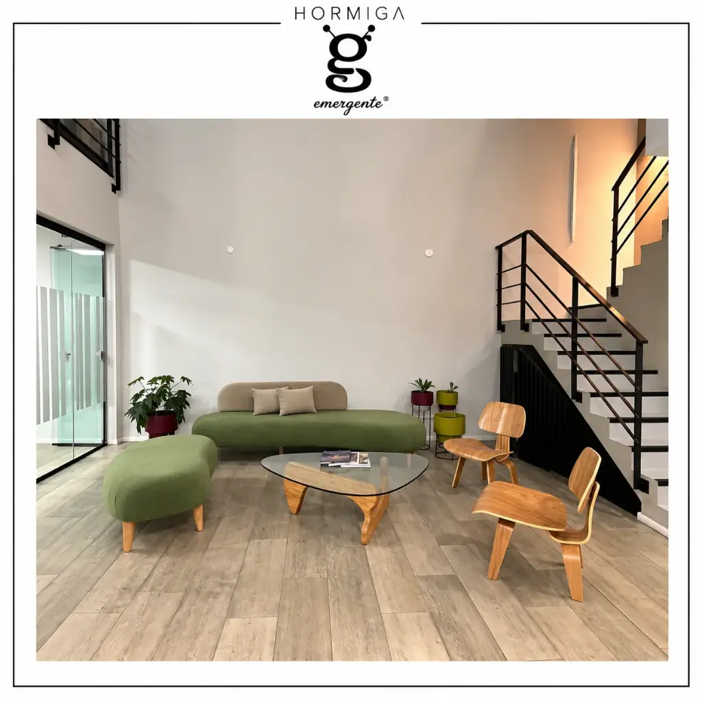Proyecto Living con Sofá y Mesa Noguchi | Hormiga Emergente