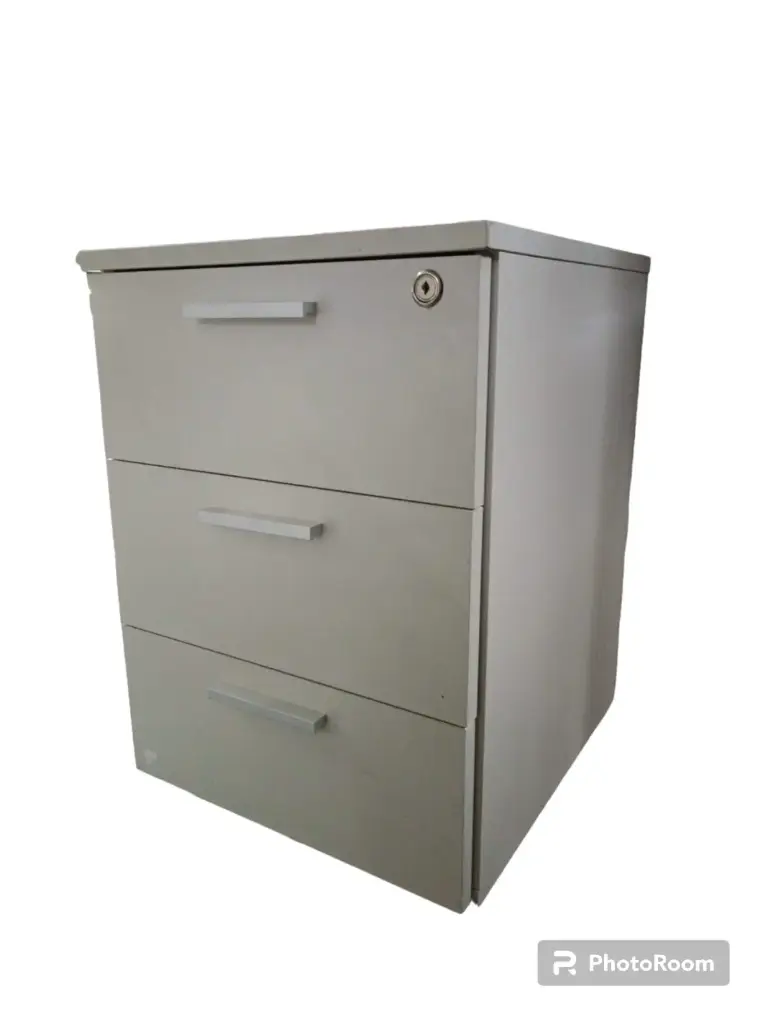 cajonera de alquiler con ruedas  en melamina beige oficina